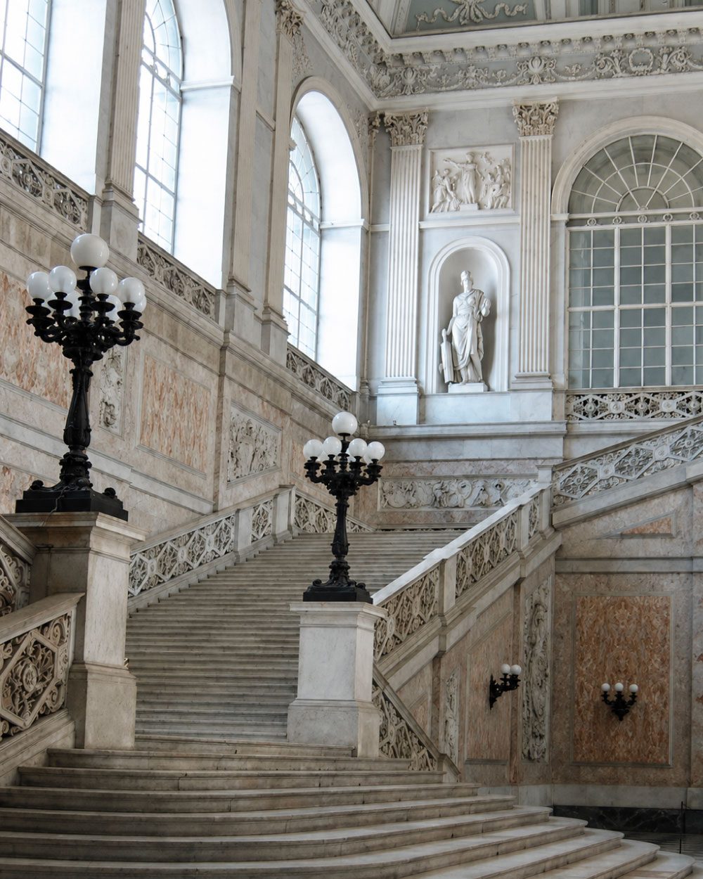 Dettaglio del Palazzo Reale di Napoli